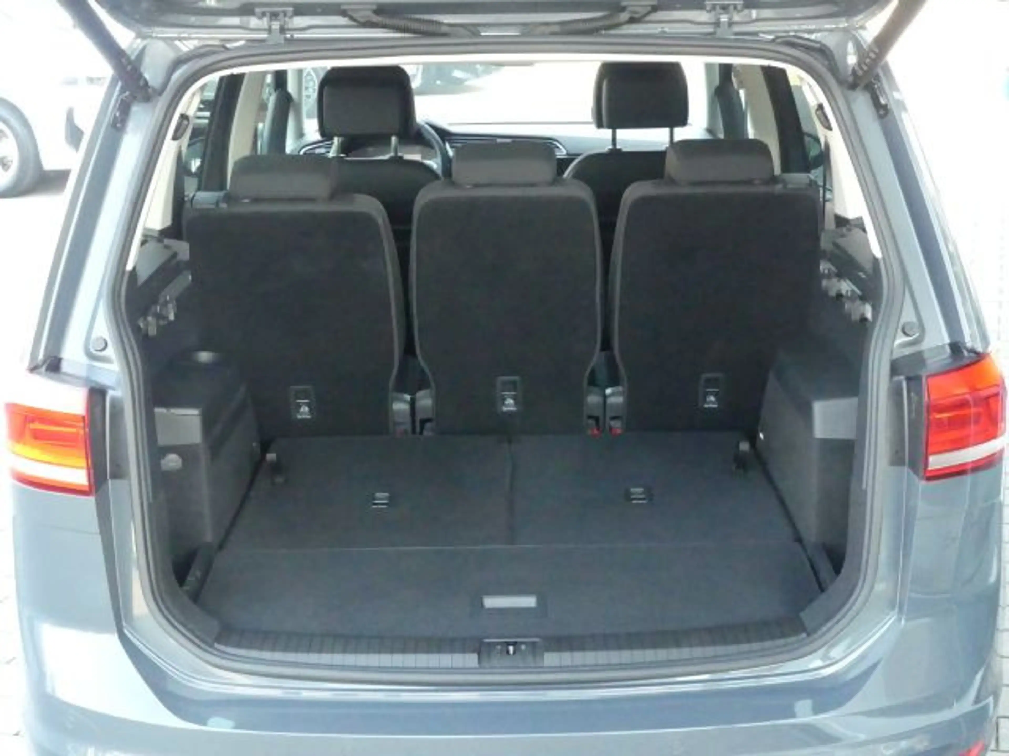 Volkswagen Touran 2.0 TDI Comf.line°ACC°AHK°Rfcam°Winterpak — photo 8
