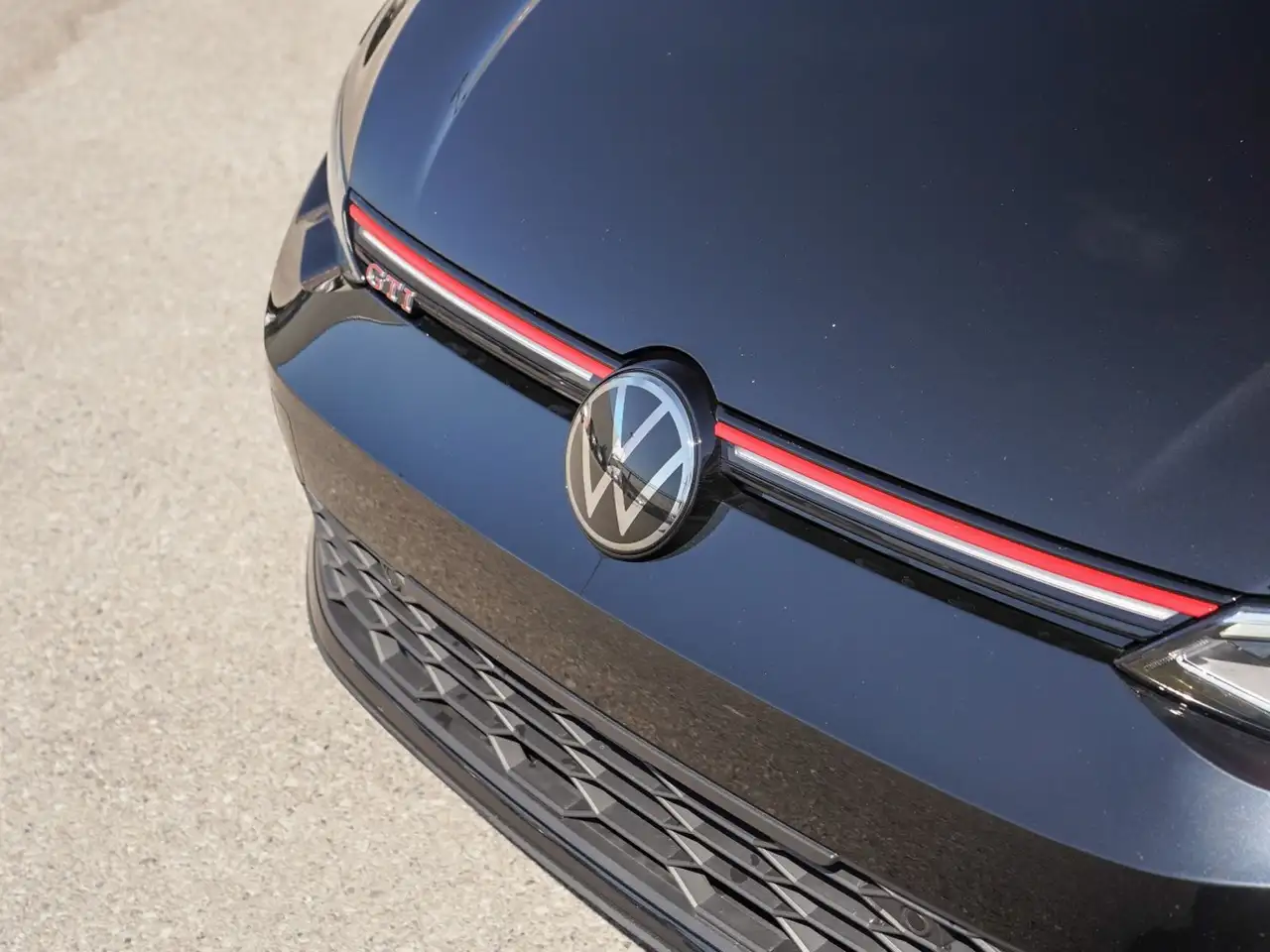 Volkswagen Golf GTI photo Volkswagen Golf GTI