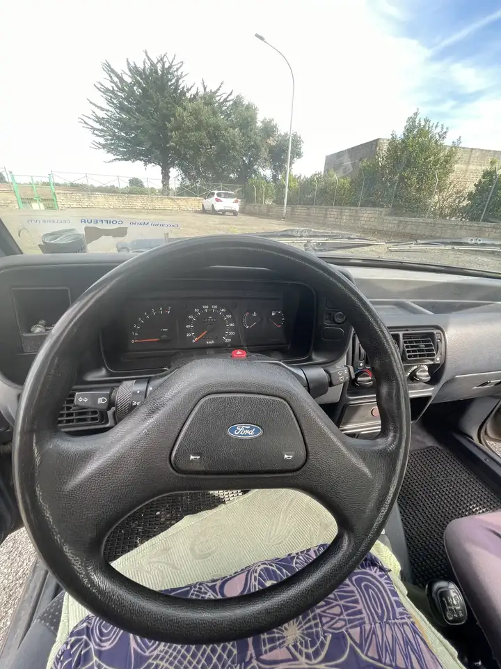 Ford Orion 1.4 Ghia 75cv 5m, foto 6