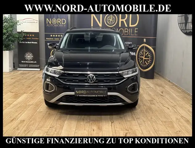 Volkswagen T-Roc view 5