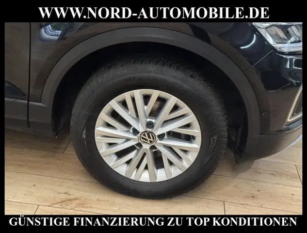 Volkswagen T-Roc view 15