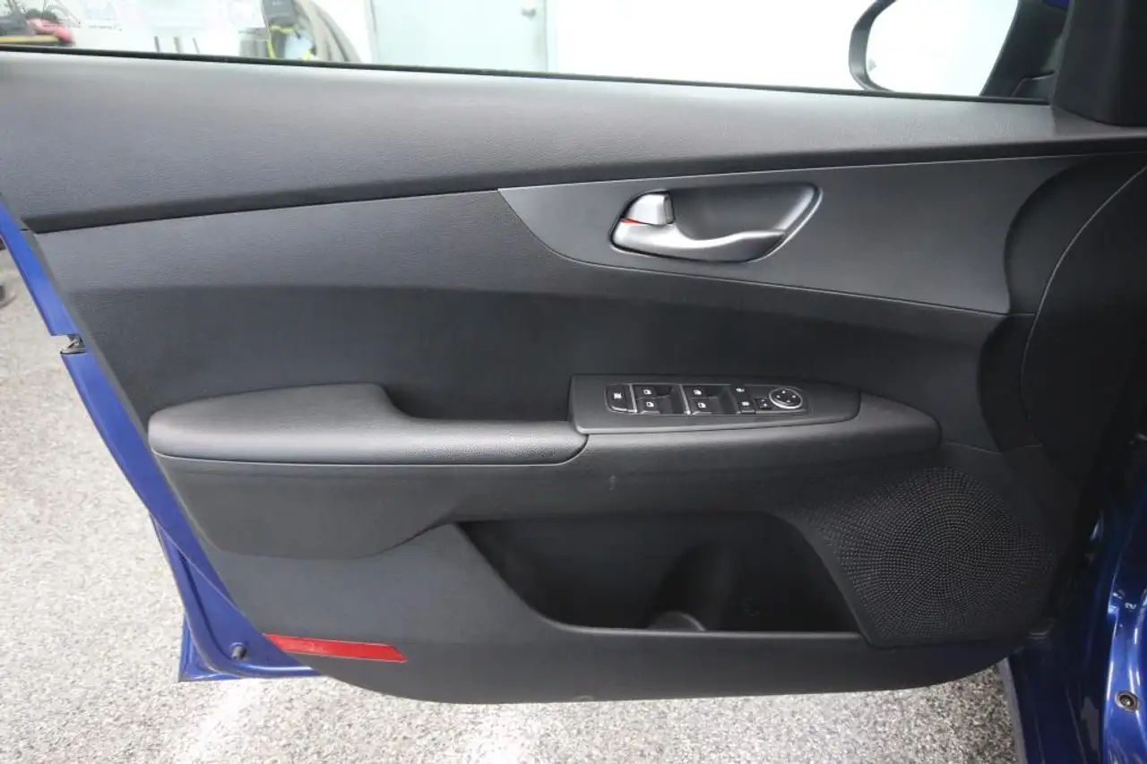 Kia Forte снимка Kia Forte