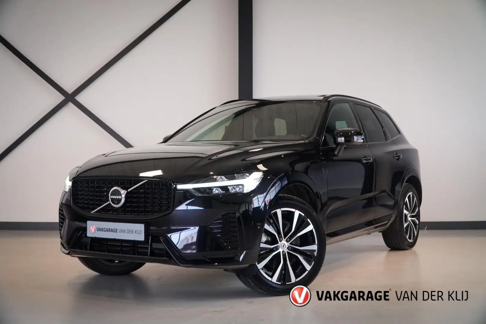 Volvo XC60 T8 AWD Plug-in hybrid AWD Recharge Plus Dark | Pan Zwart - 1