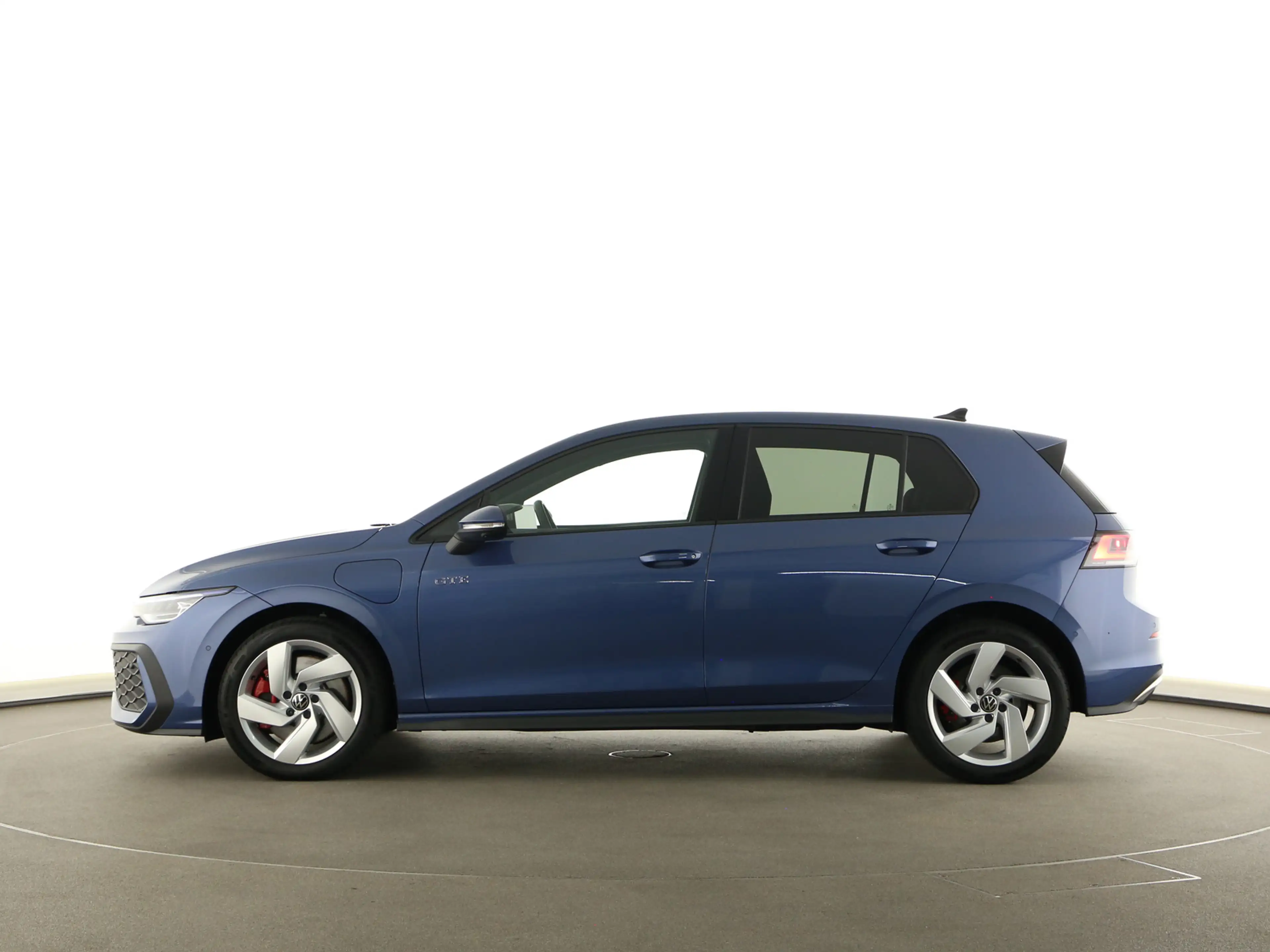 Volkswagen Golf GTE 1,5 l eHybrid DSG eHybrid 200 kW GTE — photo 8