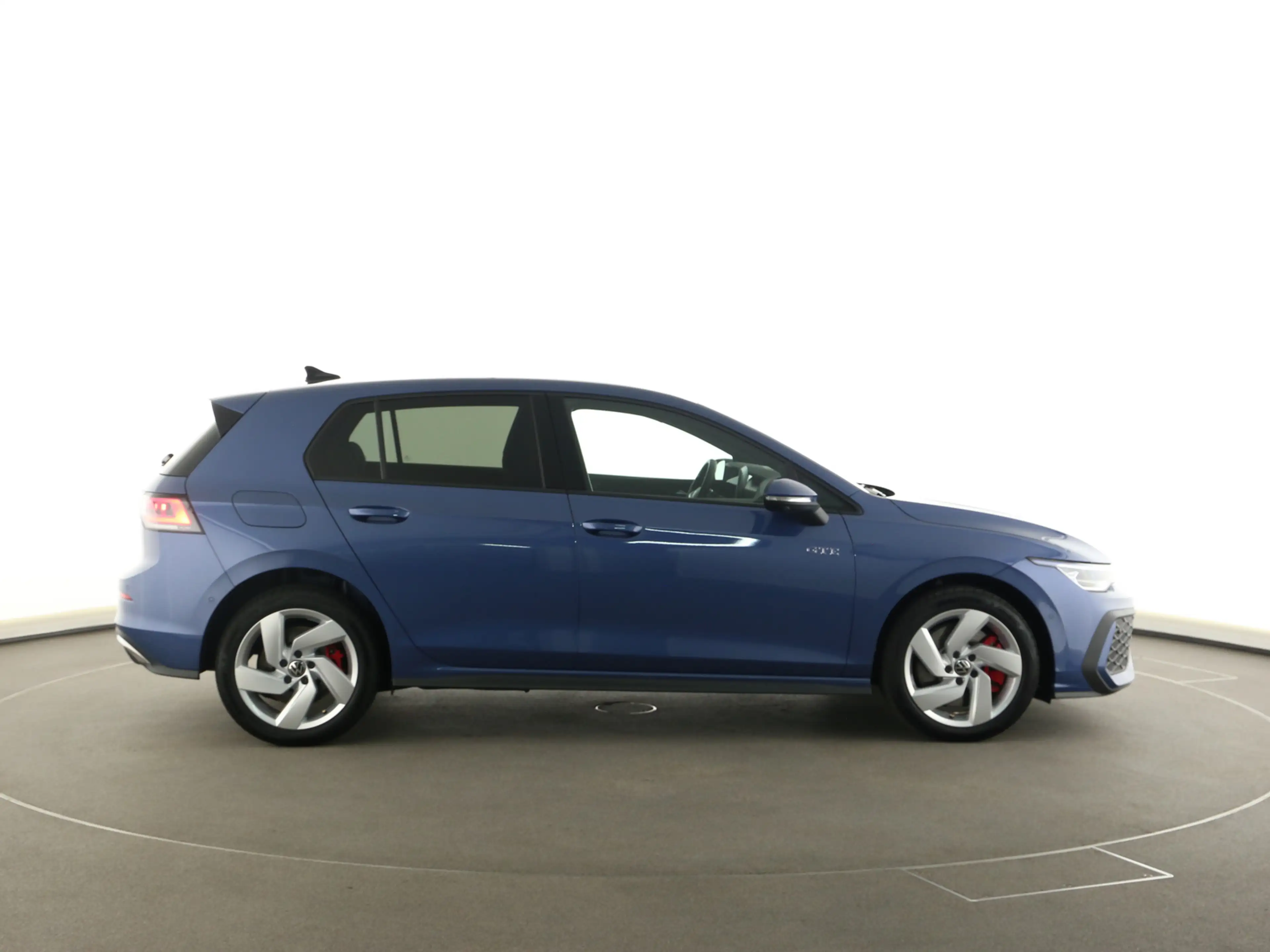 Volkswagen Golf GTE 1,5 l eHybrid DSG eHybrid 200 kW GTE — photo 12