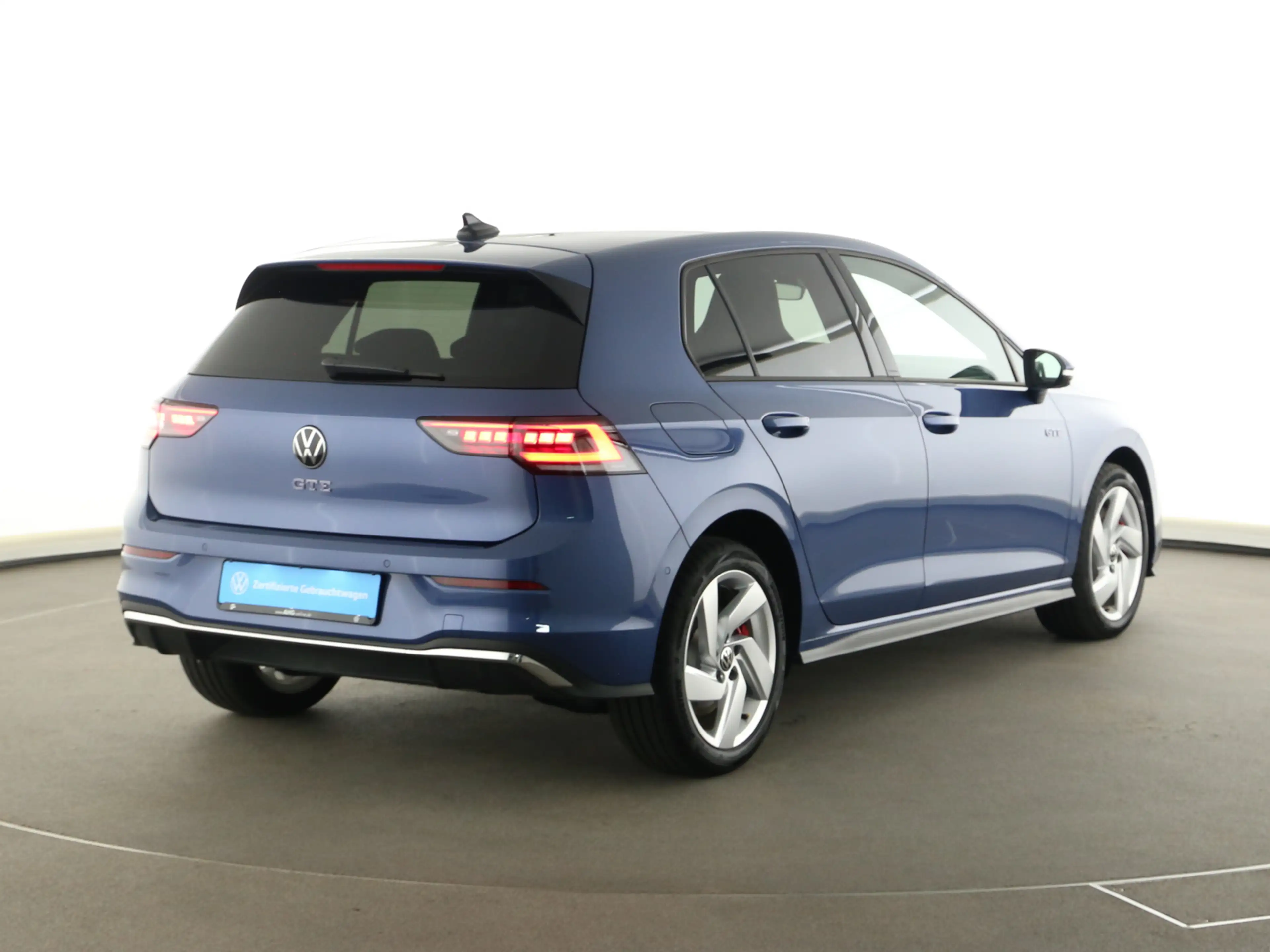 Volkswagen Golf GTE 1,5 l eHybrid DSG eHybrid 200 kW GTE — photo 11
