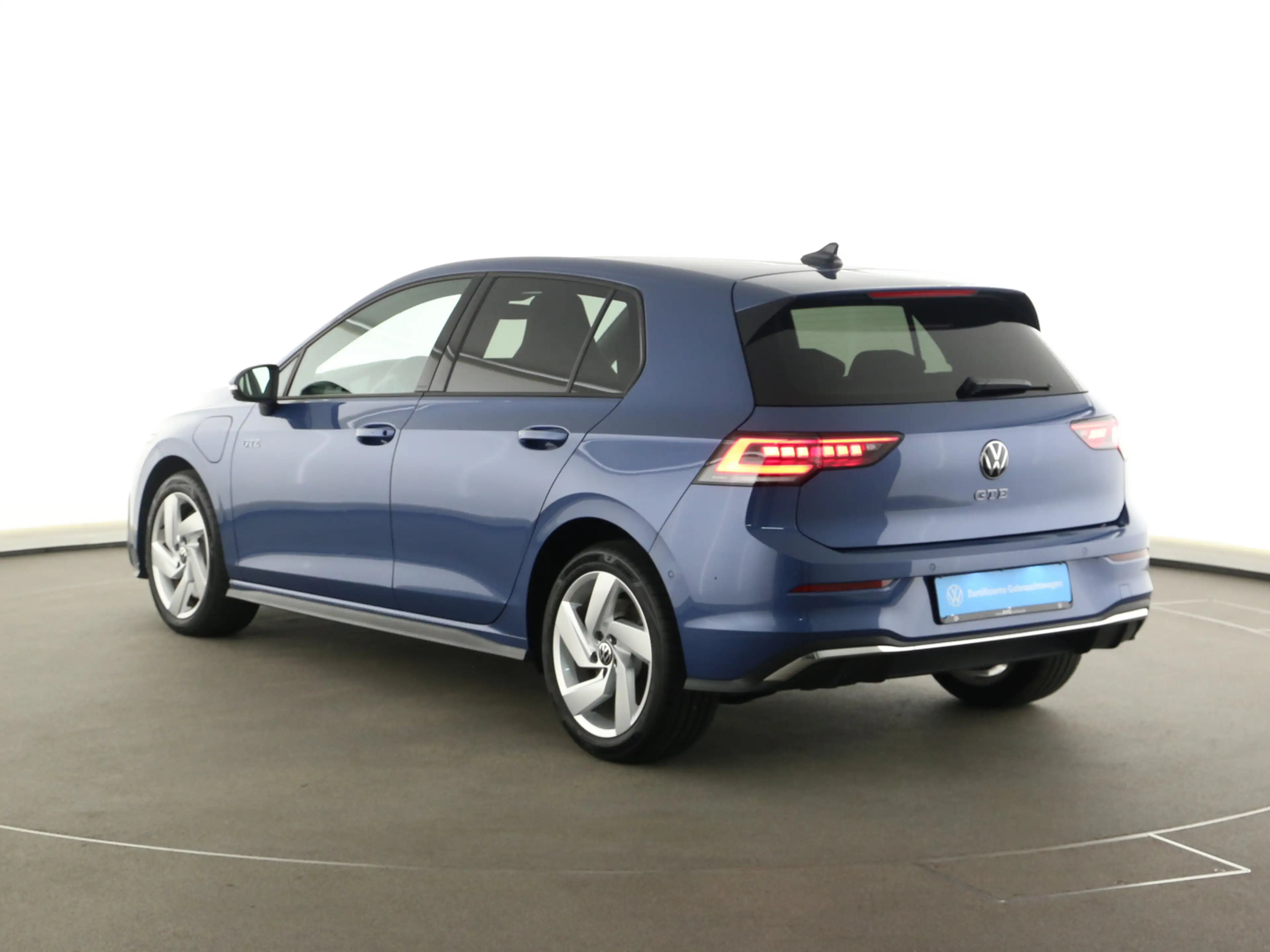 Volkswagen Golf GTE 1,5 l eHybrid DSG eHybrid 200 kW GTE — photo 9