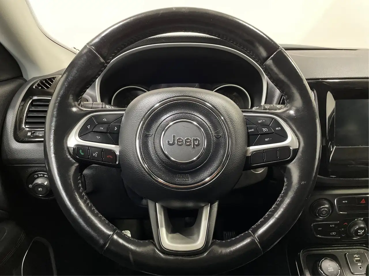 Jeep Compass снимка Jeep Compass