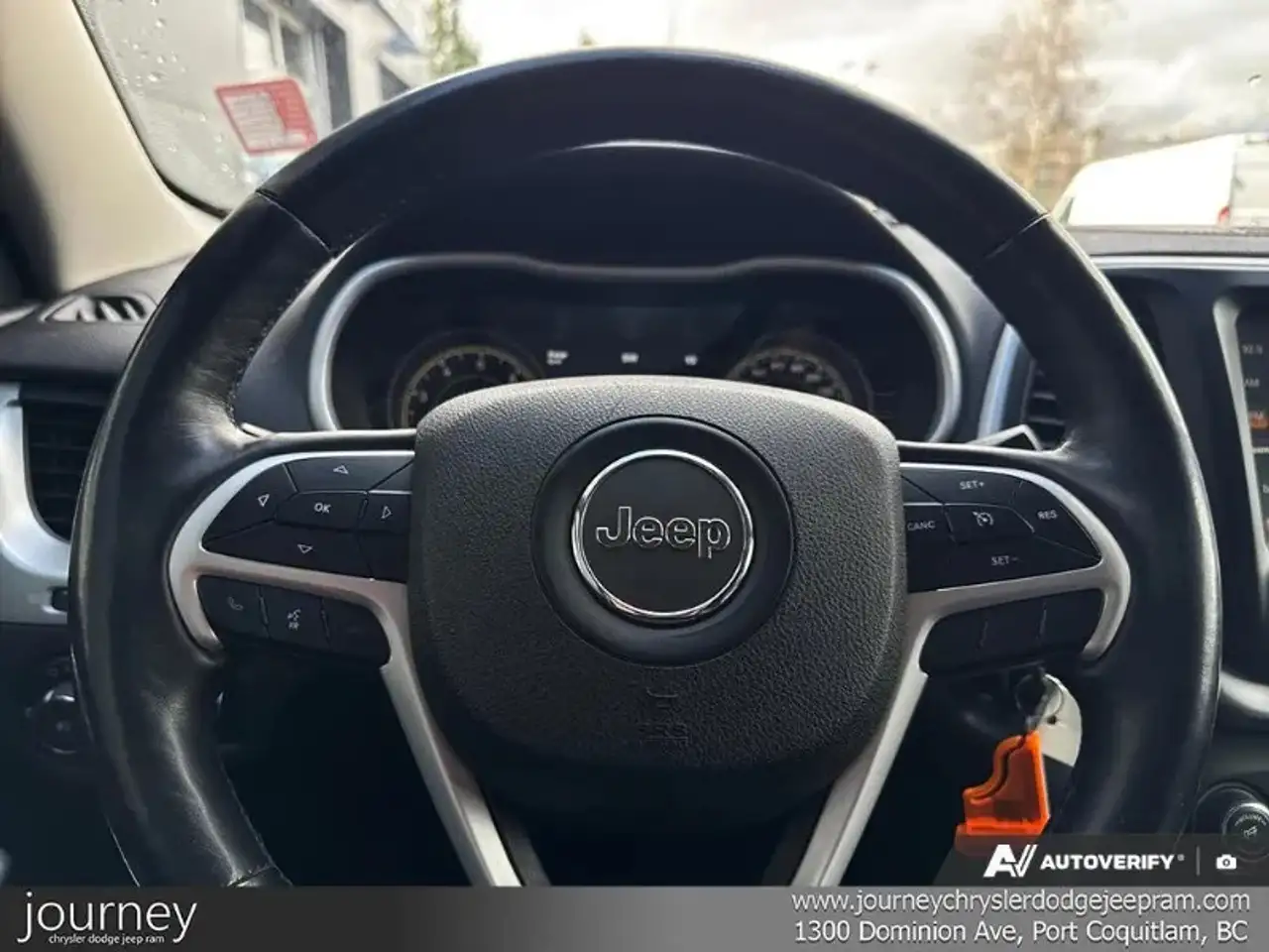 Jeep Cherokee снимка Jeep Cherokee