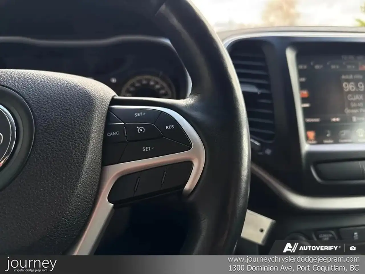 Jeep Cherokee снимка Jeep Cherokee