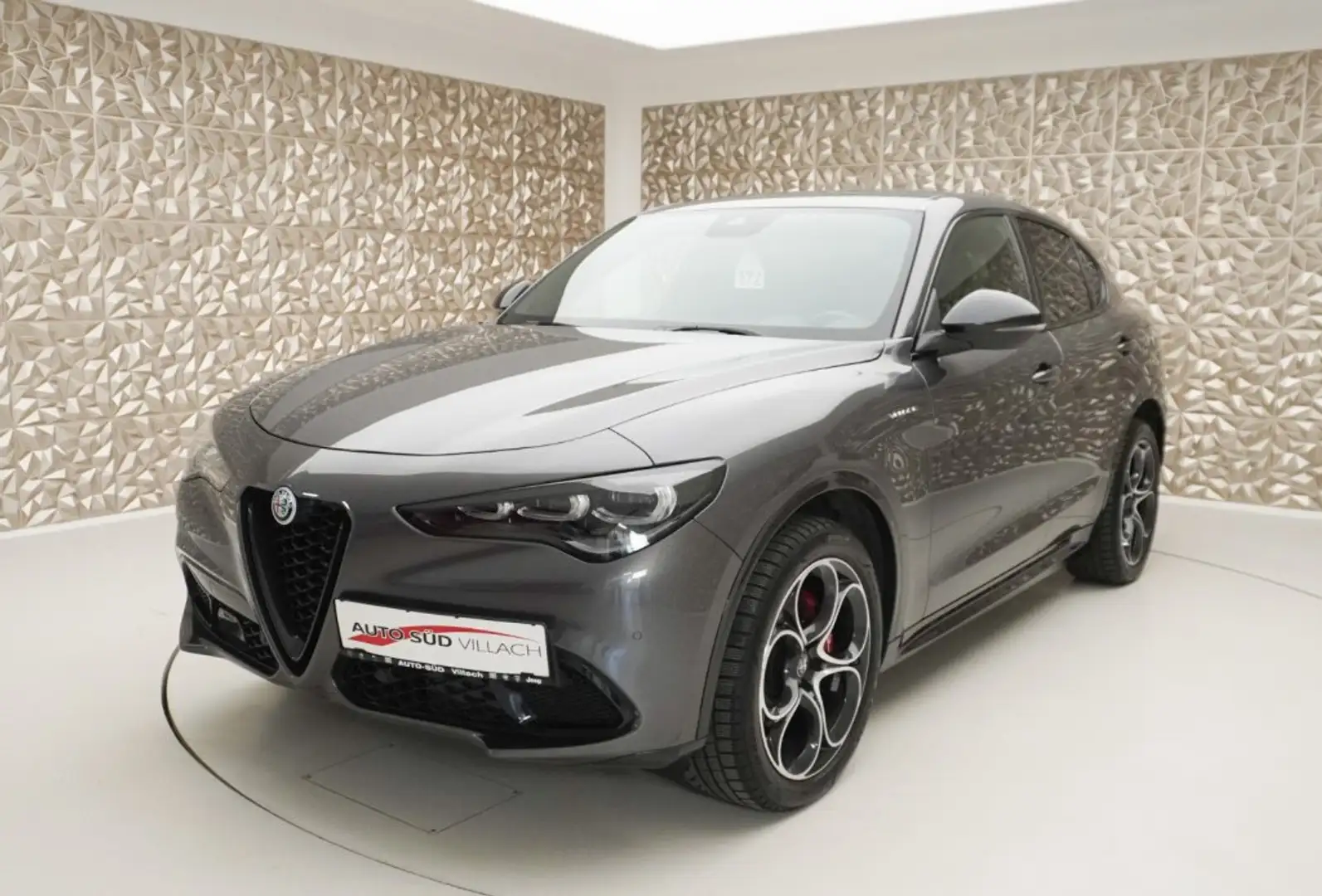 Alfa Romeo Stelvio TI + Veloce AWD 2,0 16V 280 Grau - 2