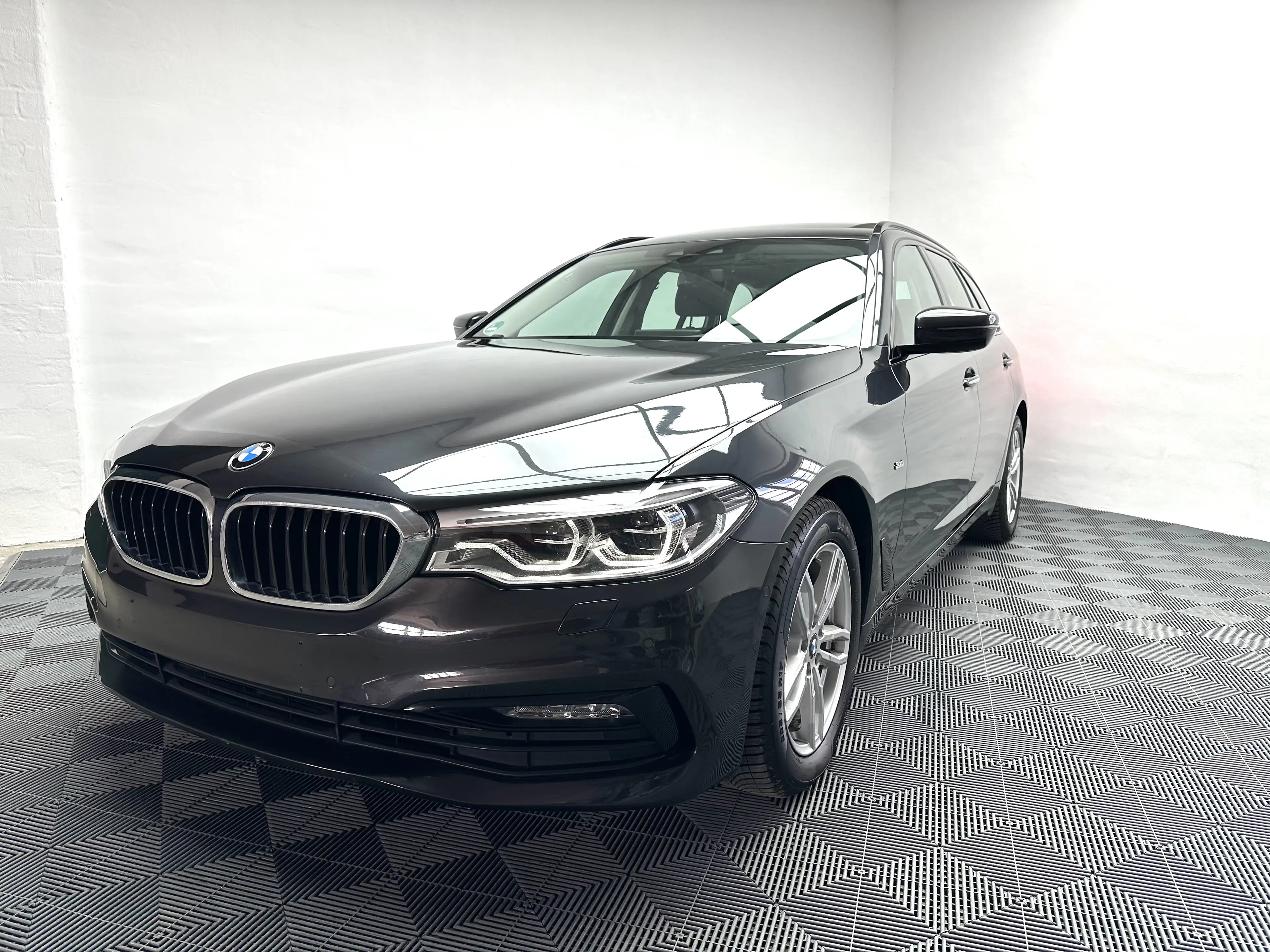 BMW 525 525 d Sportline Pano LED Service neu