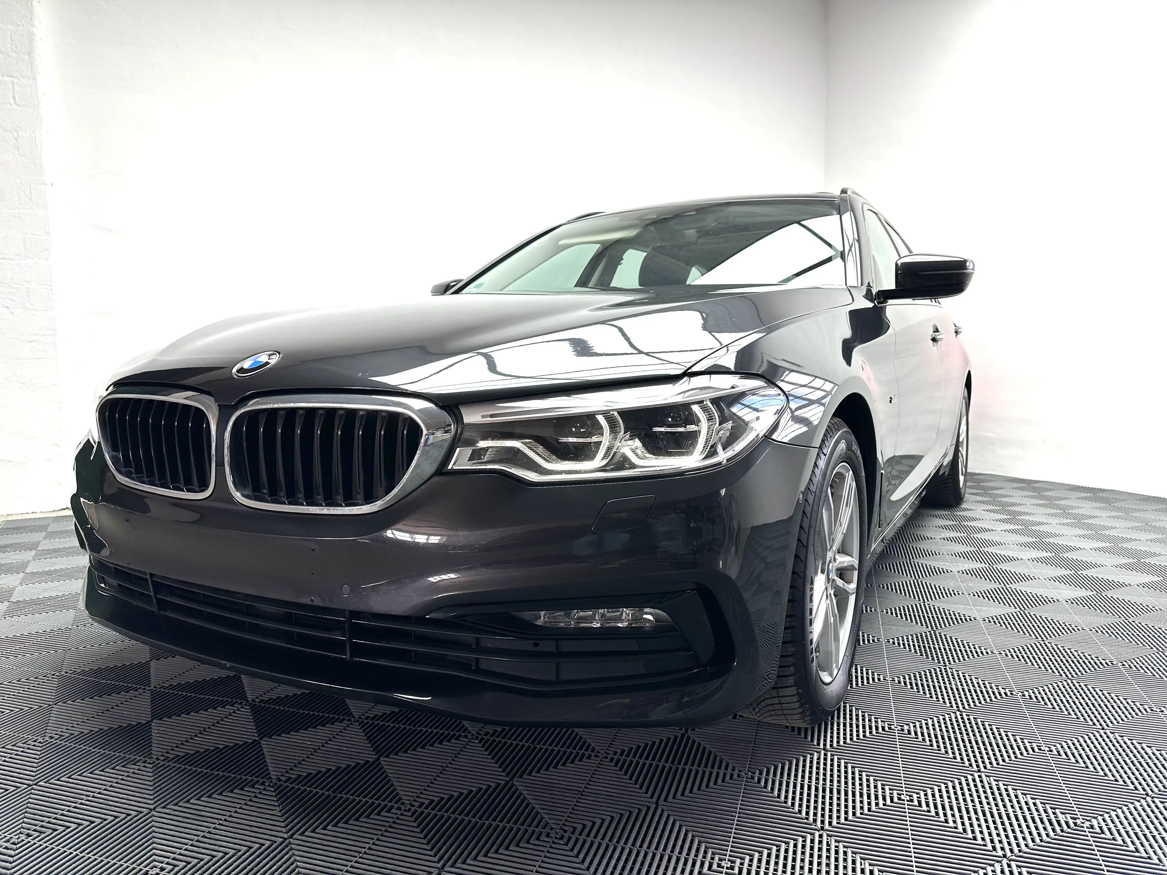 BMW 525 525 d Sportline Pano LED Service neu — photo 2