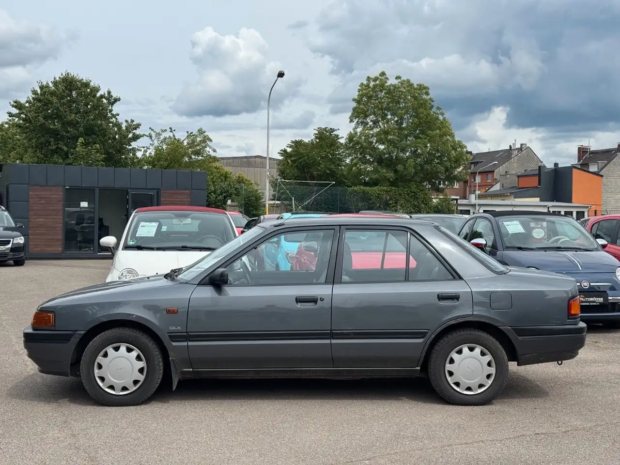 Mazda 323 1.Hand/Wenig Kilometer, foto 2