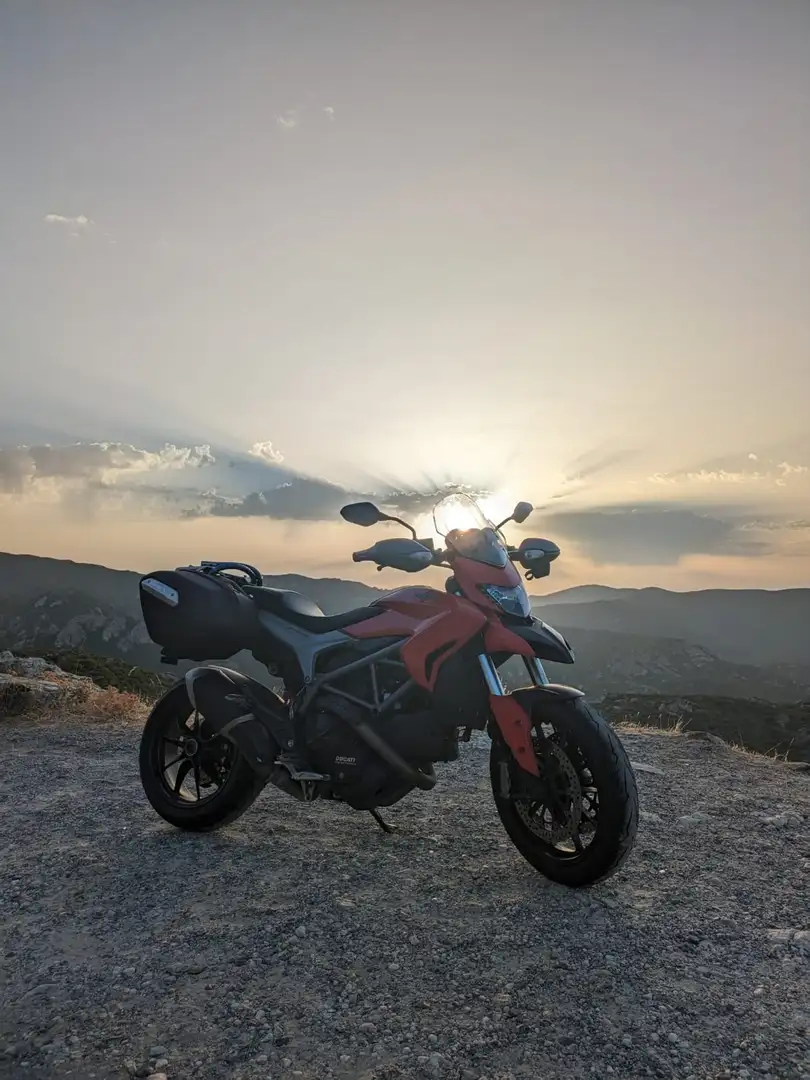 Ducati Hyperstrada 821 - 2