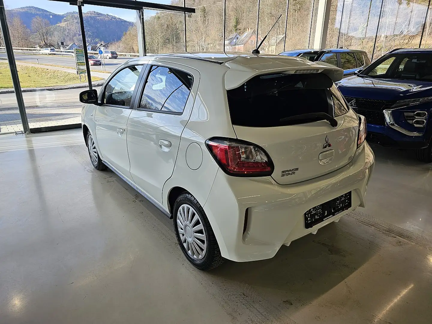 Mitsubishi Space Star 1,2 MIVEC Invite AS&G Weiß - 2