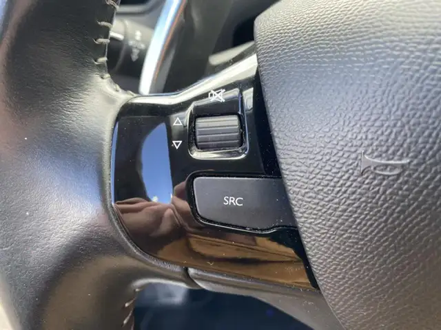 Peugeot 308 view 11