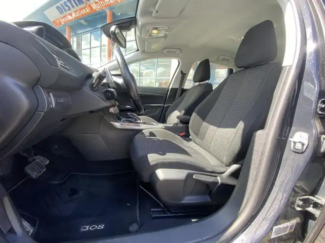 Peugeot 308 view 5
