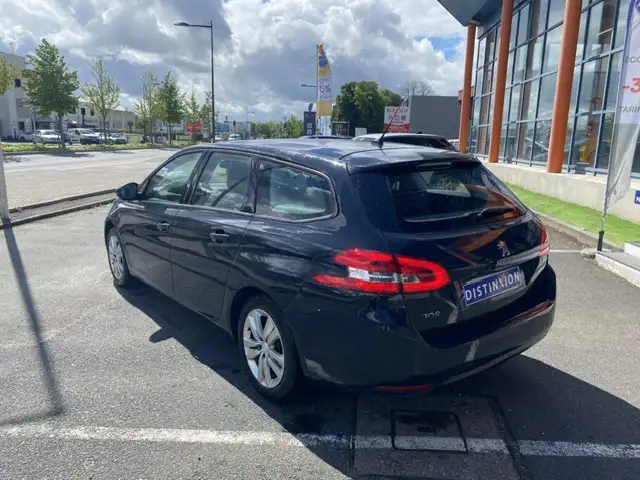 Peugeot 308 view 9
