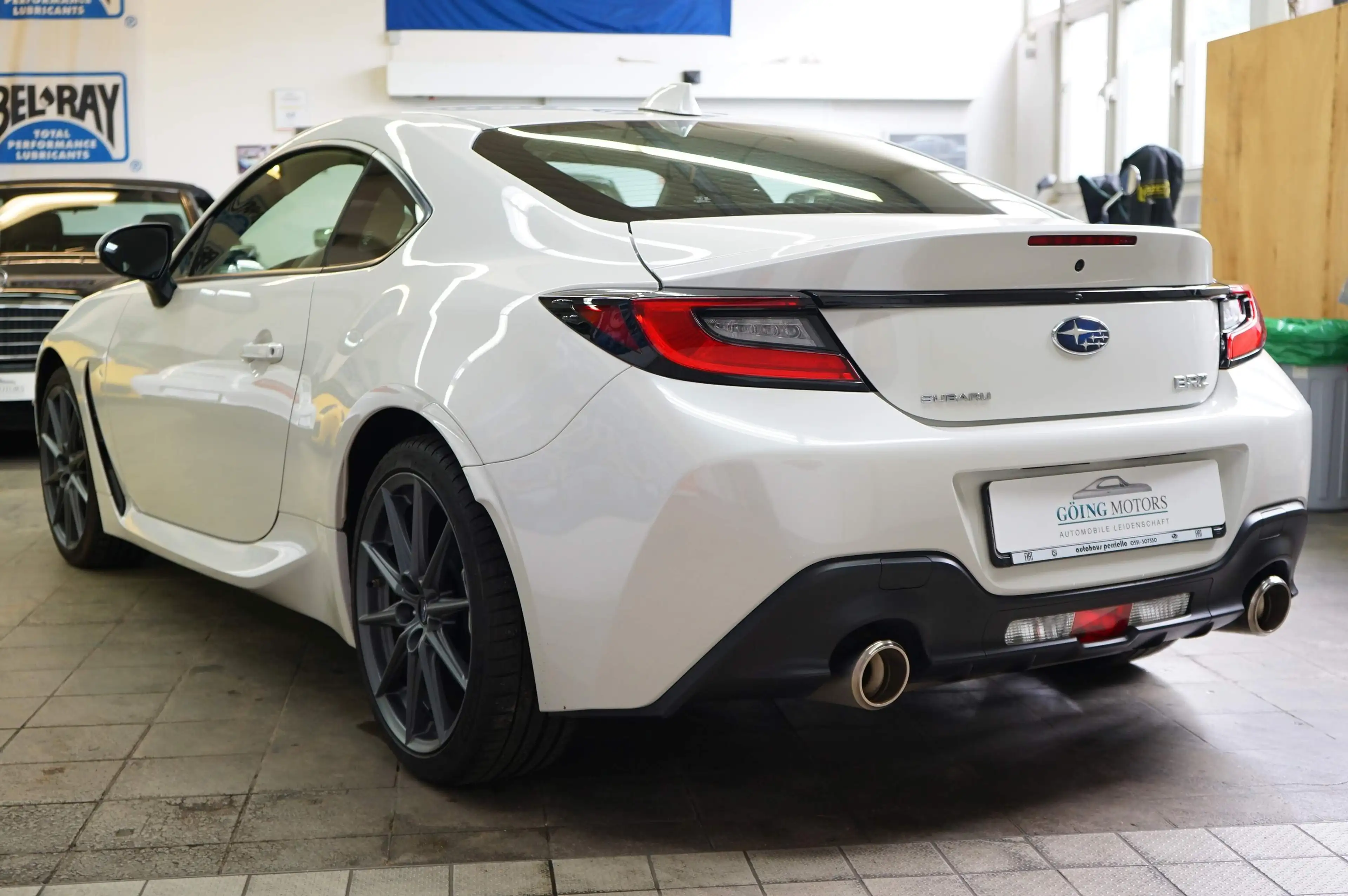 Subaru BRZ Sport Saisonfahrzeug im Originalzustand — photo 11