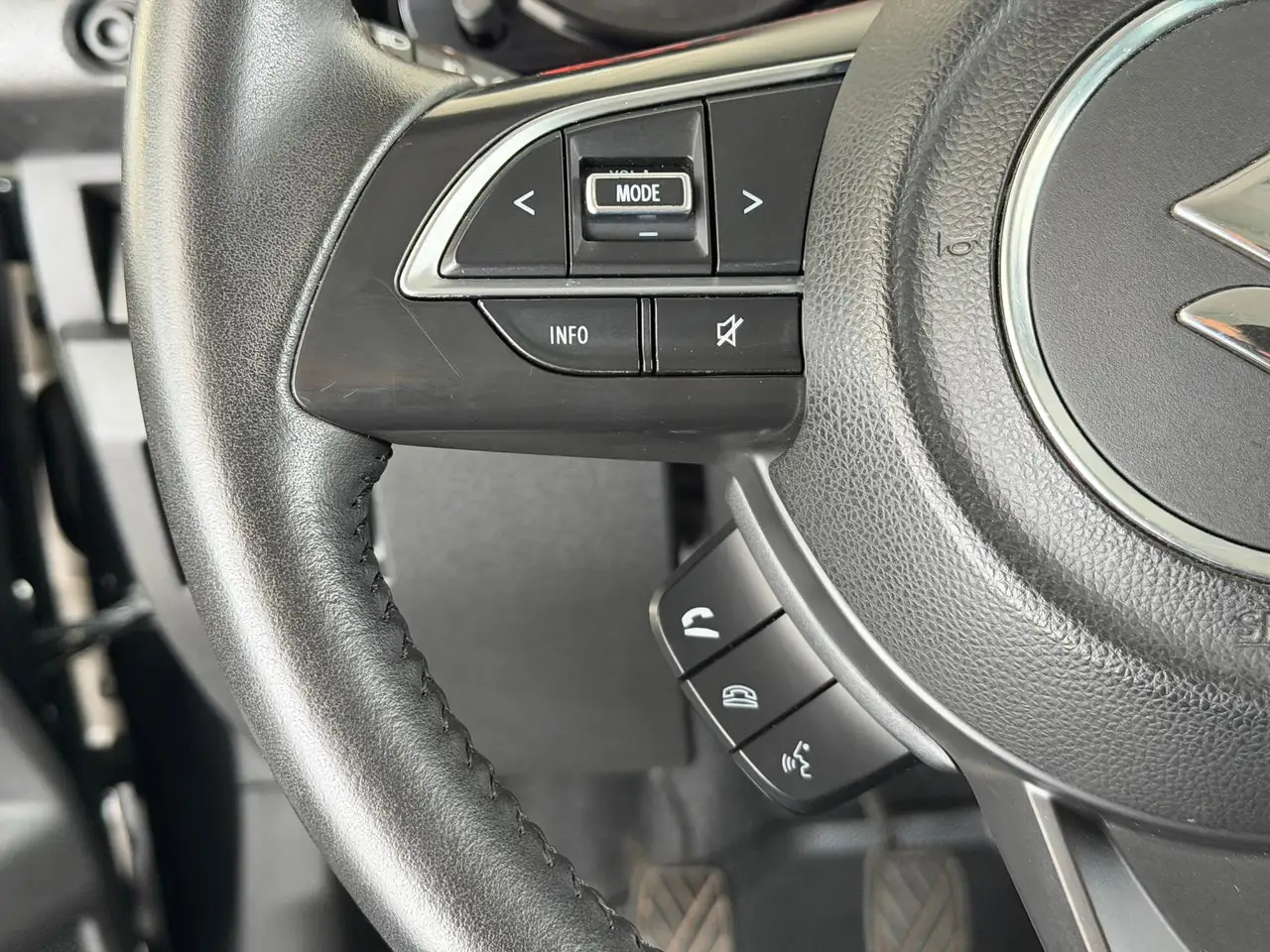 Suzuki Jimny 1.5 ALLGRIP*COMFORT+*4-SITZER*NAVI*AHK*LED, миниатюра 23