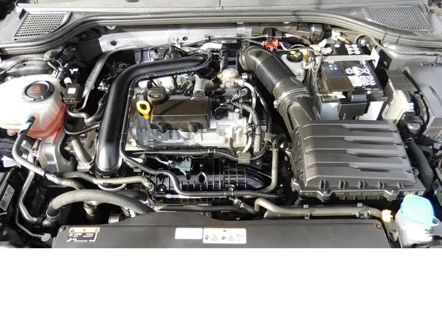 Volkswagen Golf view 14