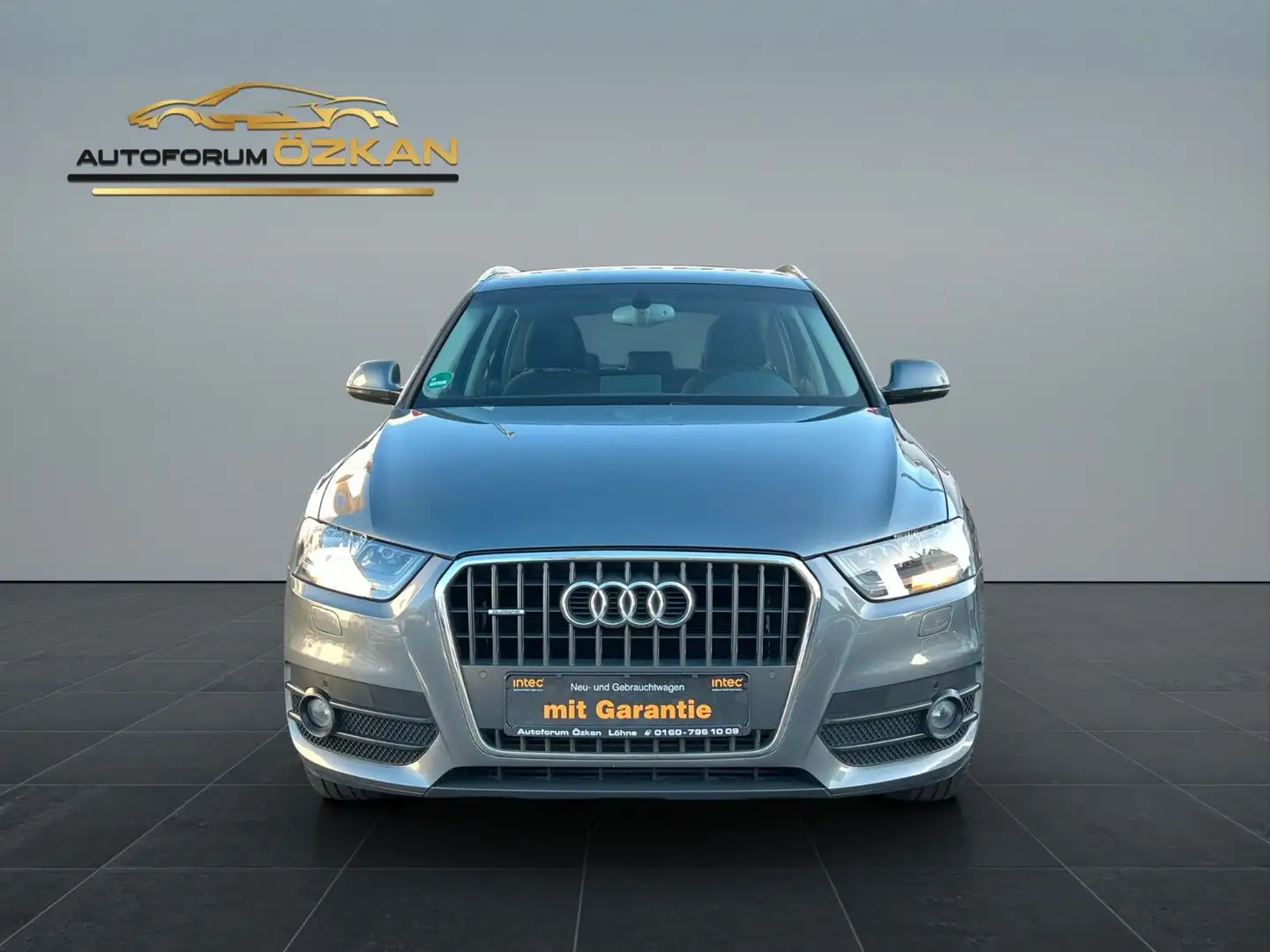 Audi Q3 2.0 TDI quattro S-Tronic 1.Hand-Navi-Sitzheiz Grau - 2