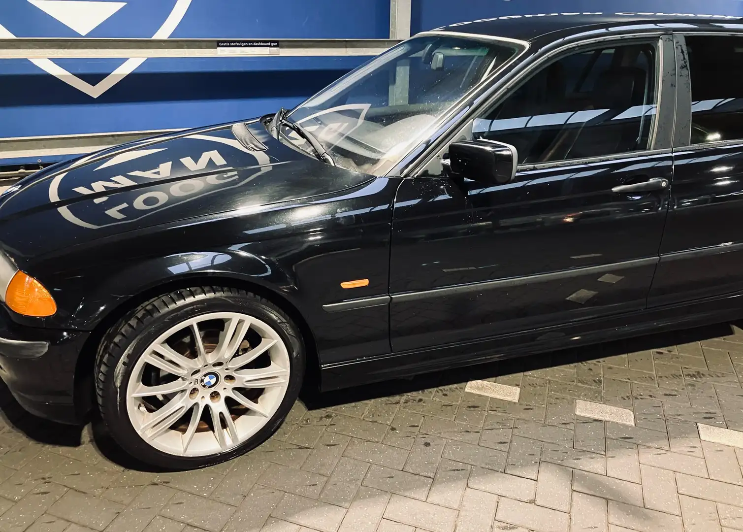 BMW 330 318i Executive Zwart - 1