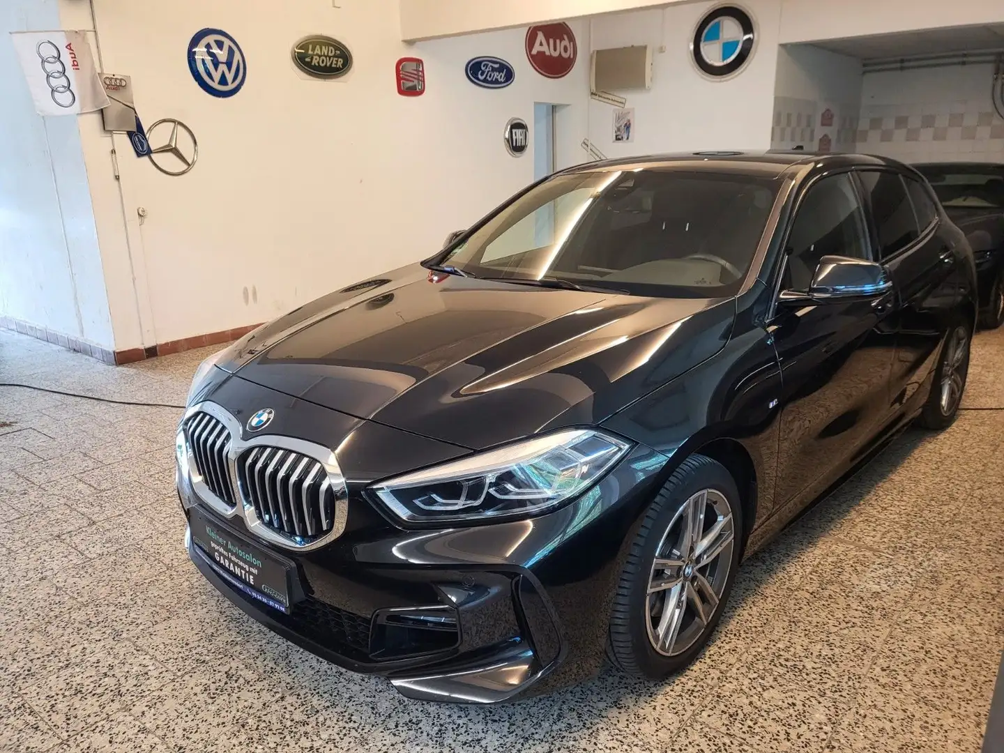 BMW 118 i M Sport DSG/LED/NAVI Zwart - 1