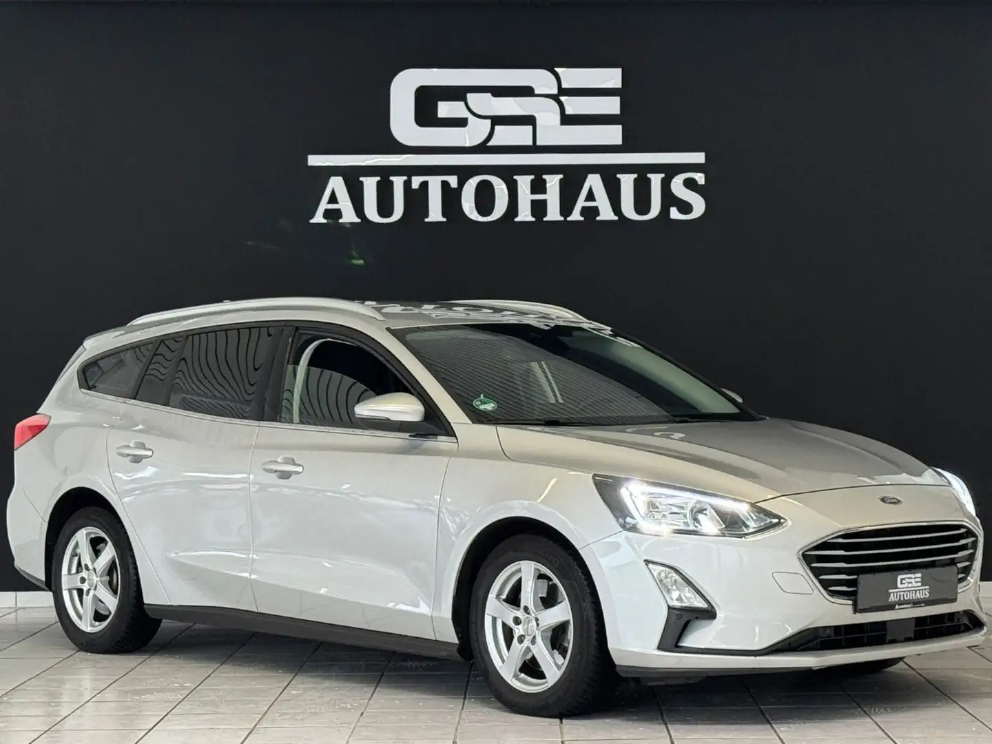 Ford Focus Turnier Cool&Connect*Navi*ACC*Temp*VOLL... Zilver - 1