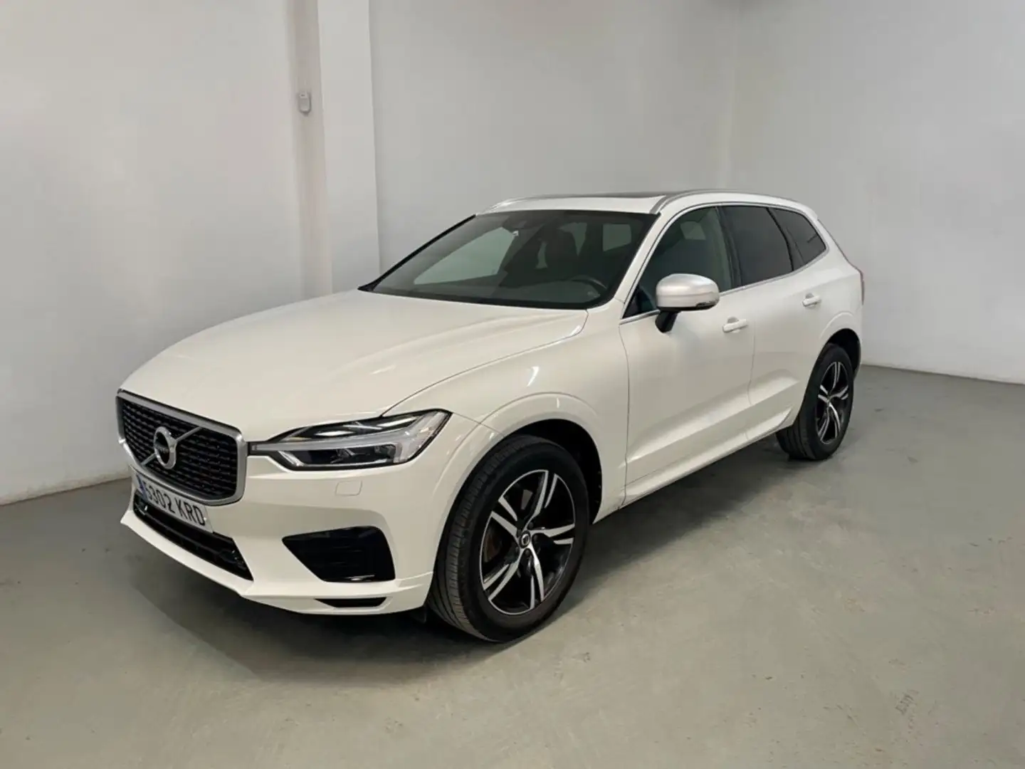 Volvo XC60 D5 R-Design C AWD Aut. Blanc - 2