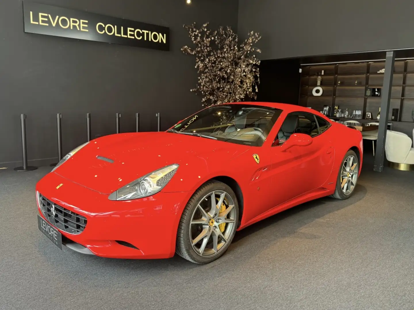 Ferrari California 490 Red - 1