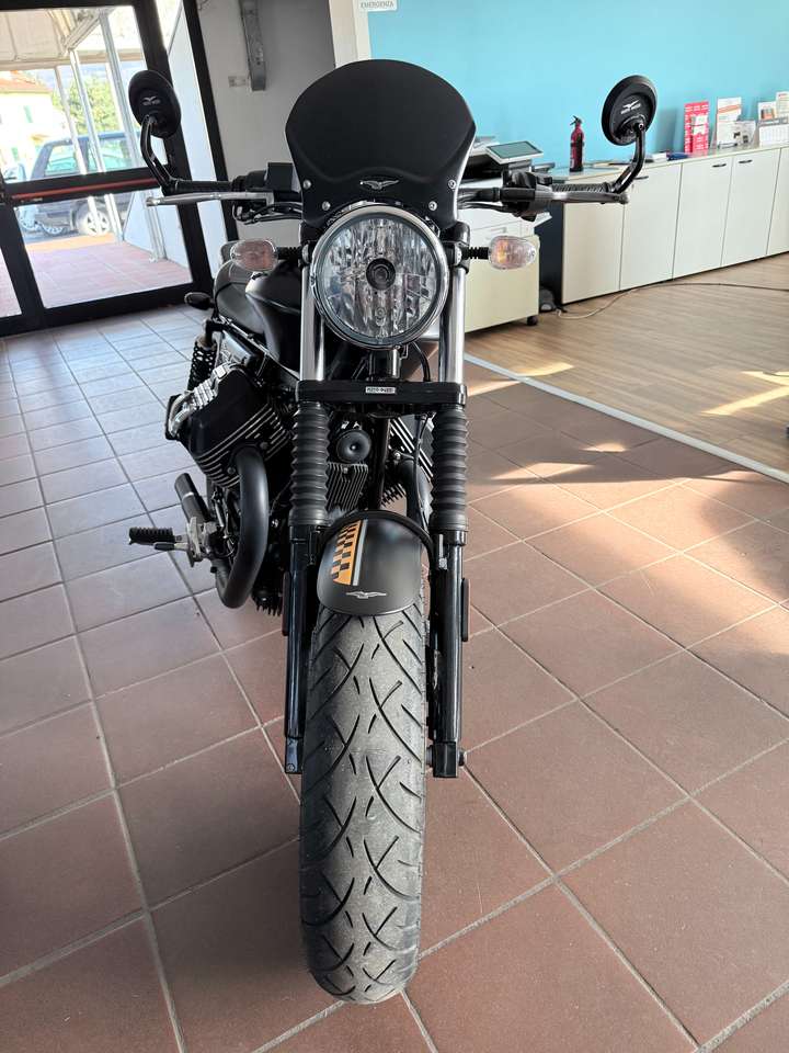 Moto Guzzi V 9 Bobber Café racer