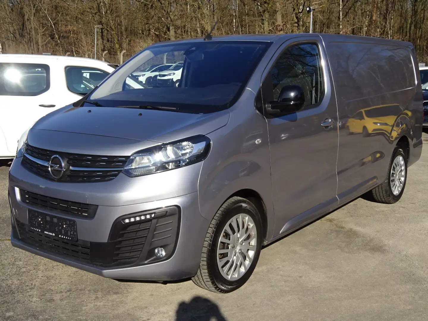 Opel Vivaro Cargo L Automatik Sonderpreis! Grijs - 2