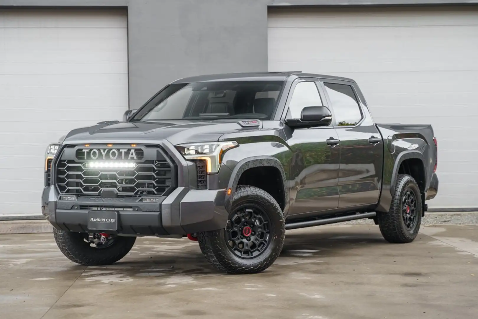 Toyota Tundra 2025 TRD PRO € 95000 +GRILLE WITH LED LIGHT BAR Gris - 1