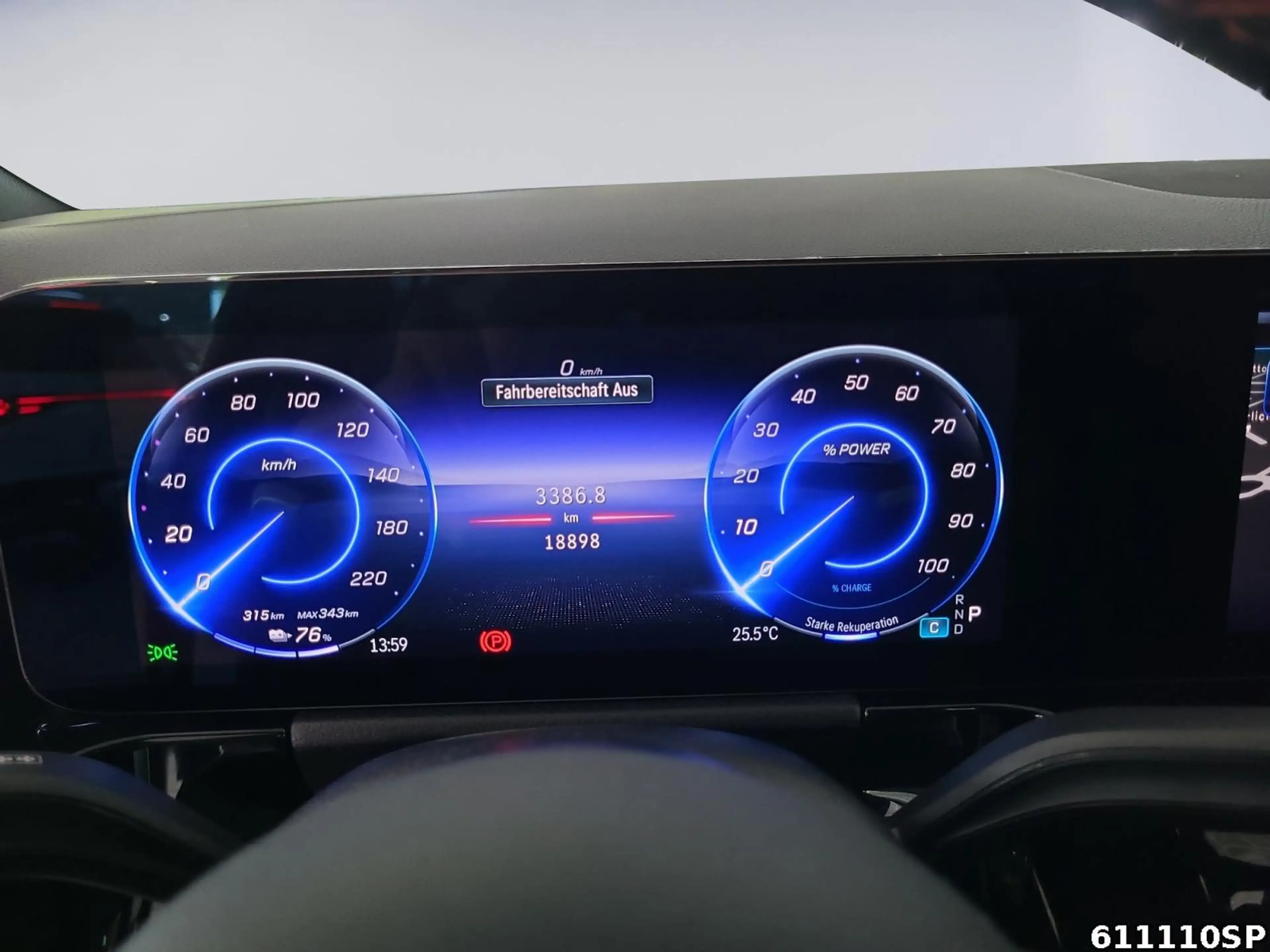 Mercedes-Benz EQA 300 4M AMG  Pano Distronic Night360° Keyless — photo 12