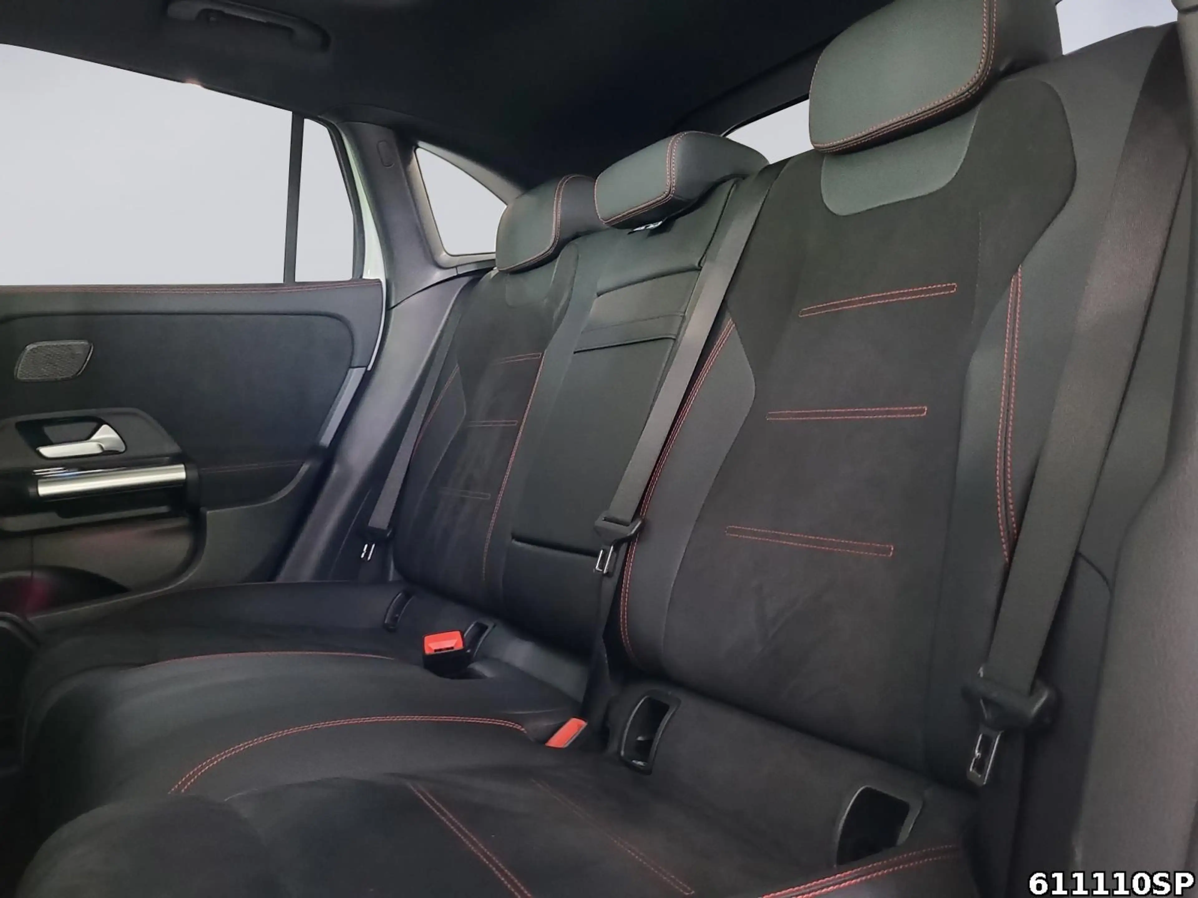 Mercedes-Benz EQA 300 4M AMG  Pano Distronic Night360° Keyless — photo 11
