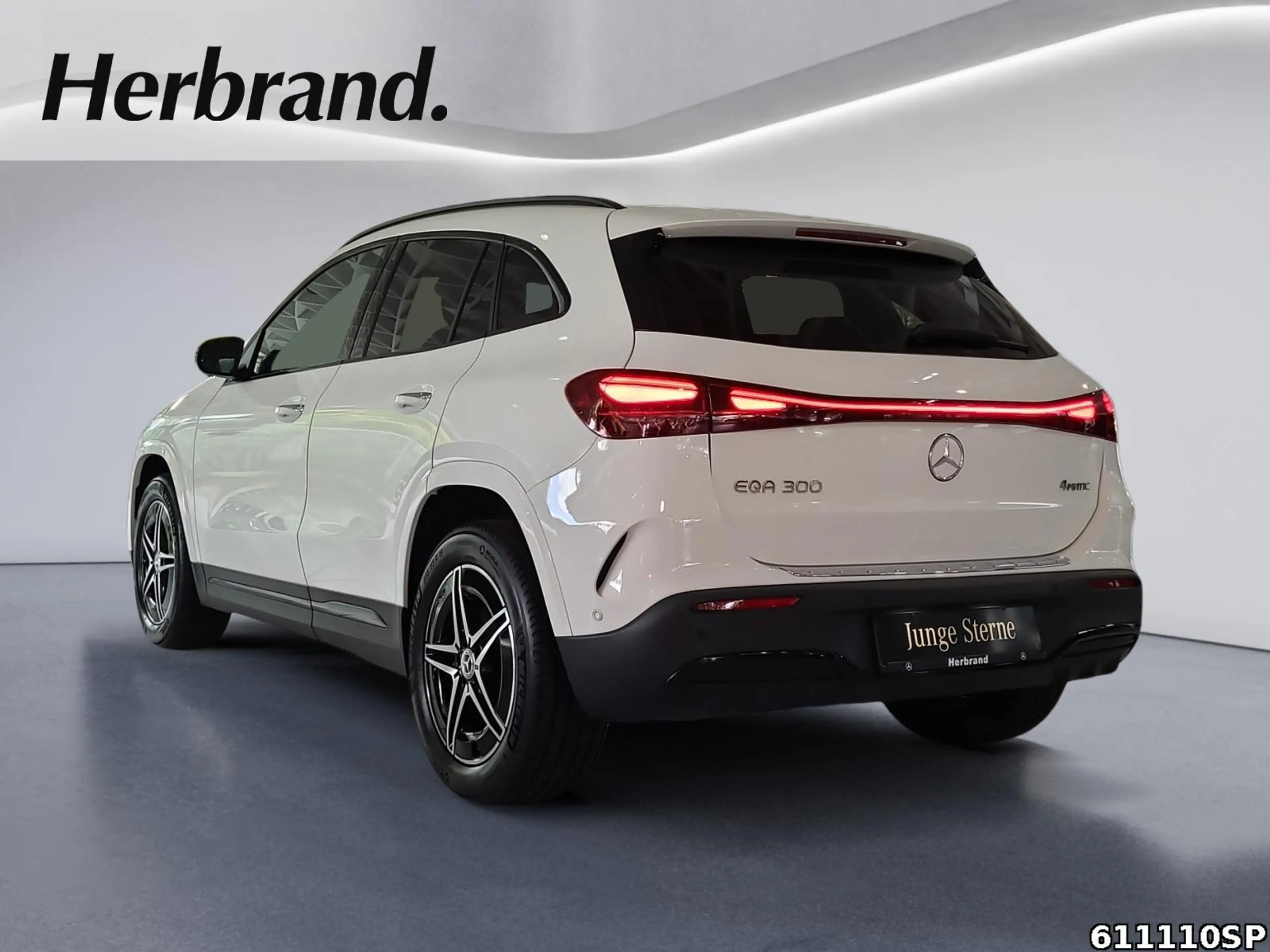 Mercedes-Benz EQA 300 4M AMG  Pano Distronic Night360° Keyless — photo 4