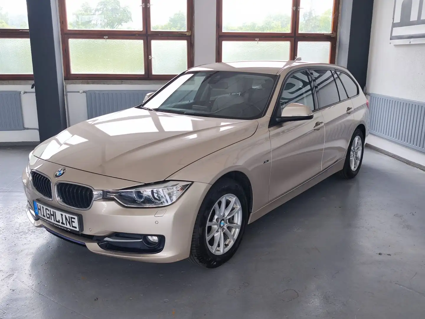BMW 320 d xDrive Touring-Sport-Leder,Navi,Xenon,AHK Argento - 2