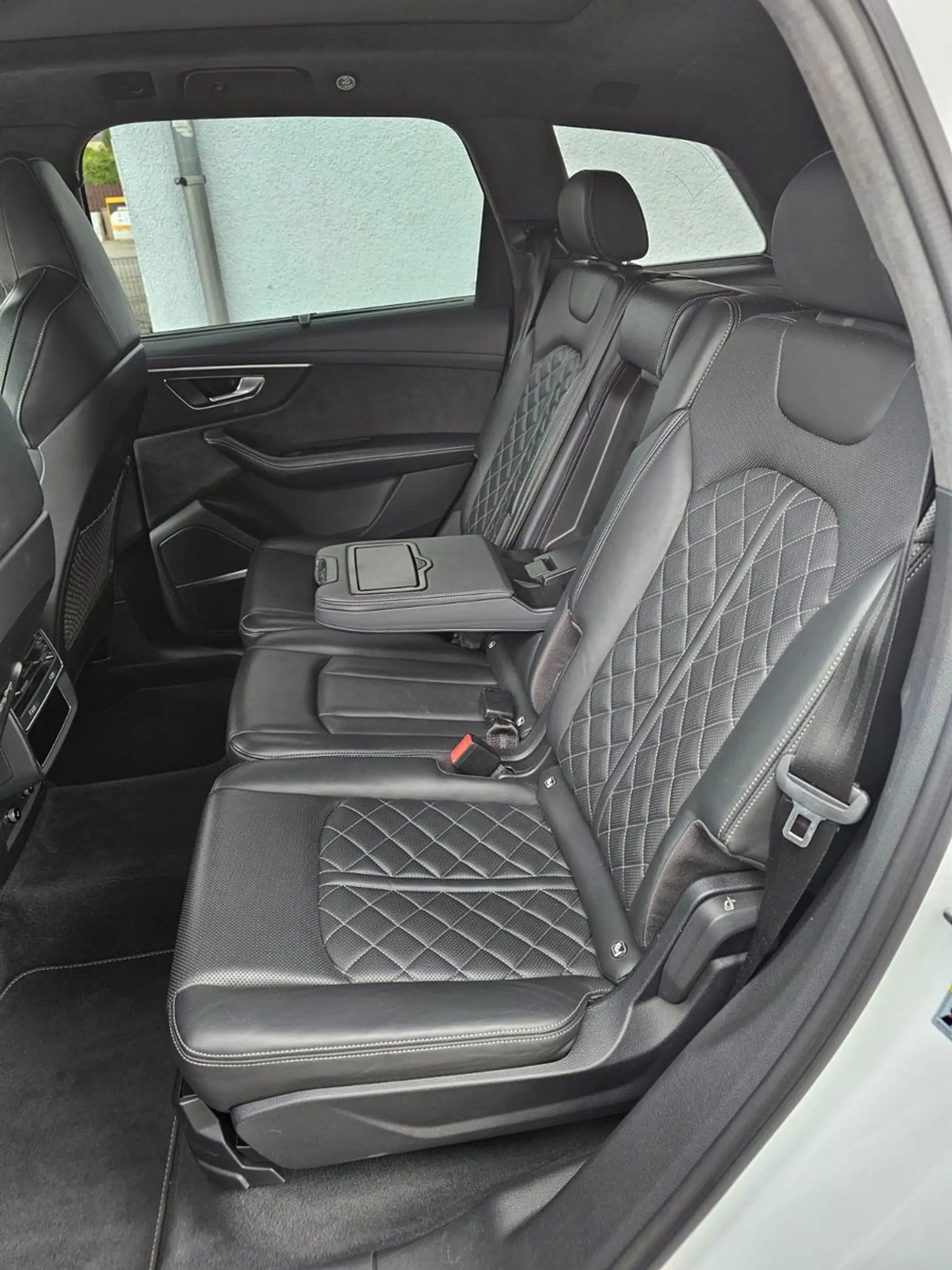 Audi SQ7 4.0 TDI quattro LED B&O Luft AHK 22" TV — photo 7