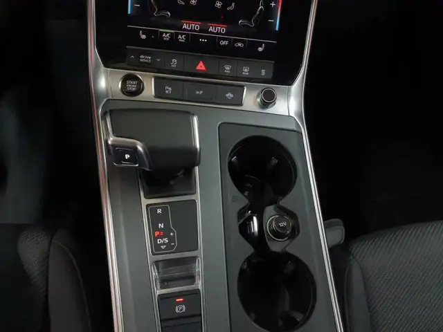 Audi A6 view 10