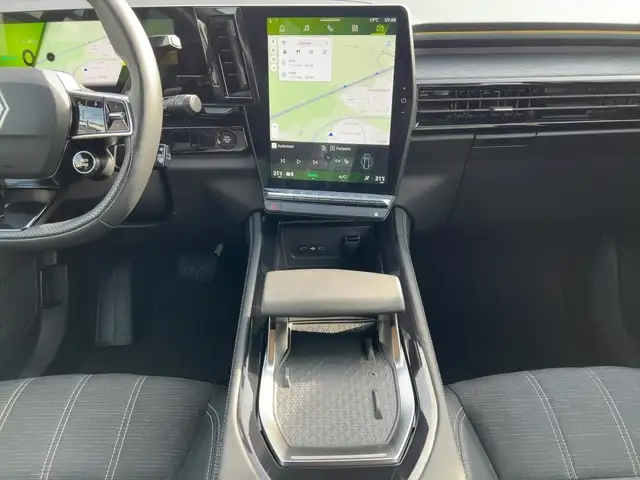 Renault Austral view 12