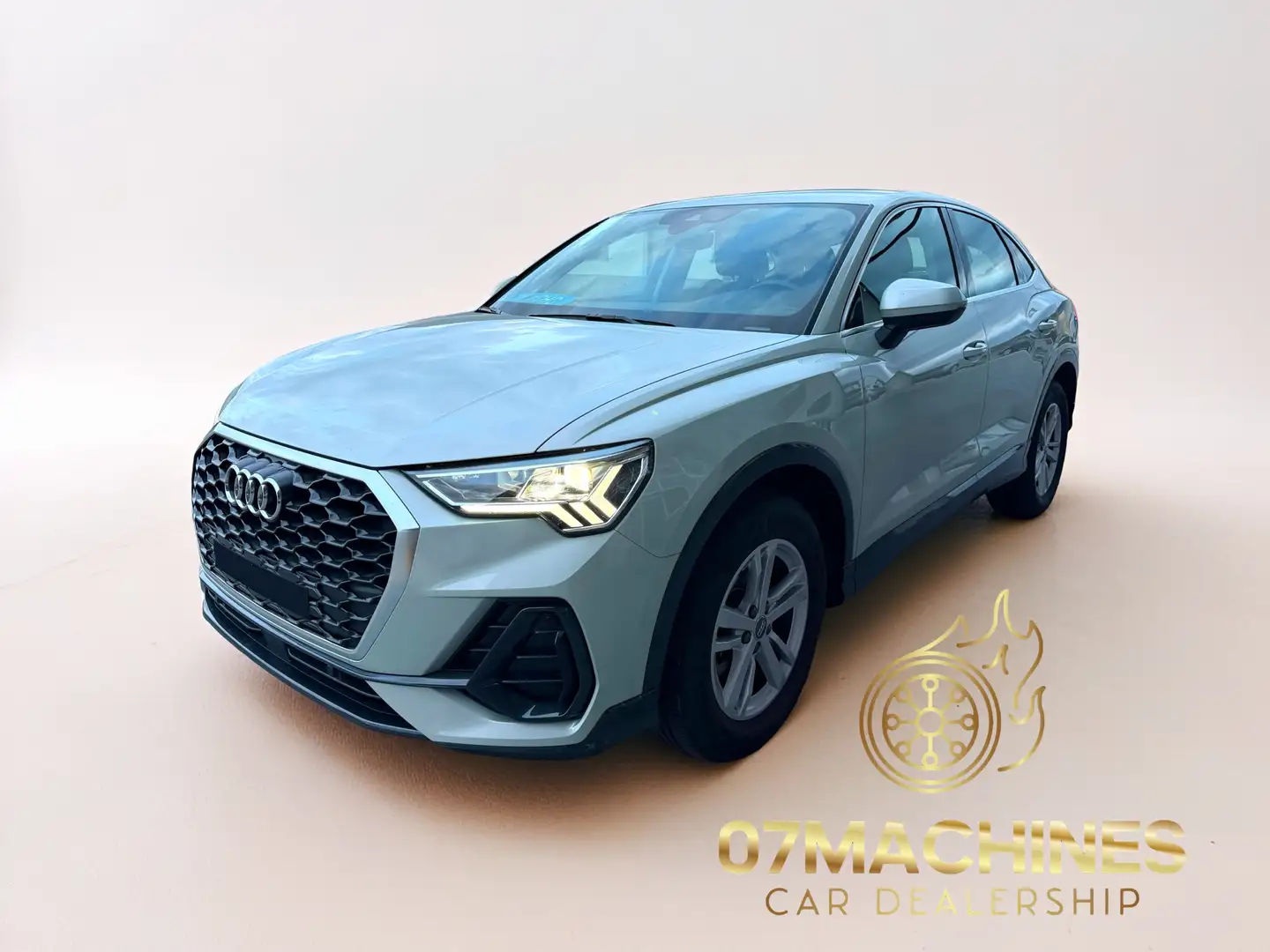 Audi Q3 35 TFSI Grau - 1