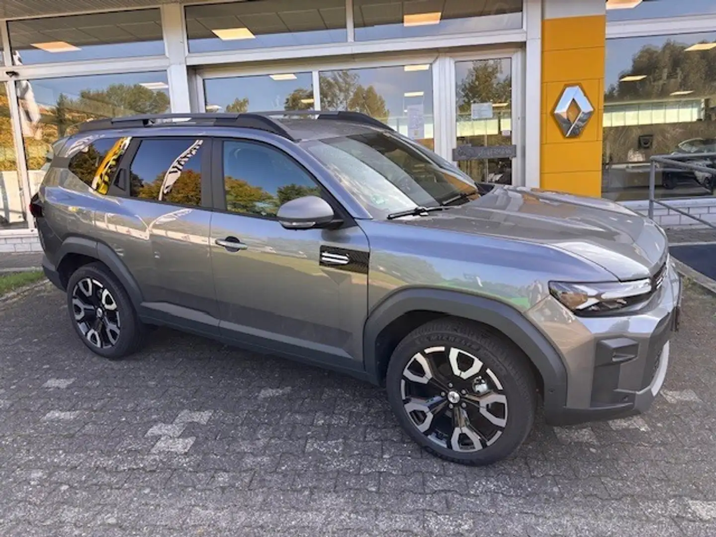 Dacia Bigster Journey HYBRID 155 Grau - 1