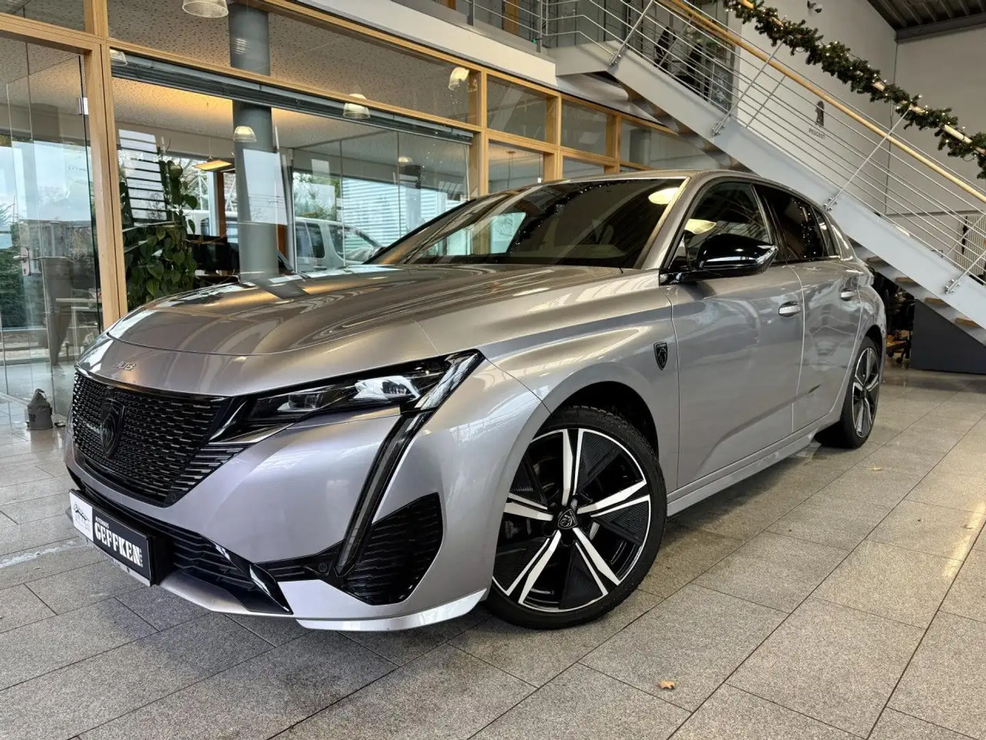 Peugeot 308 BlueHDi 130 GT, 360, ACC, Focal! Bluetooth LED Grau - 1