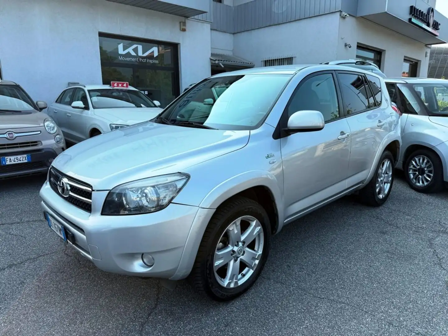 Toyota RAV 4 2.2 D-4D 177 CV Luxury*PELLE*UNIPRO* Argent - 1