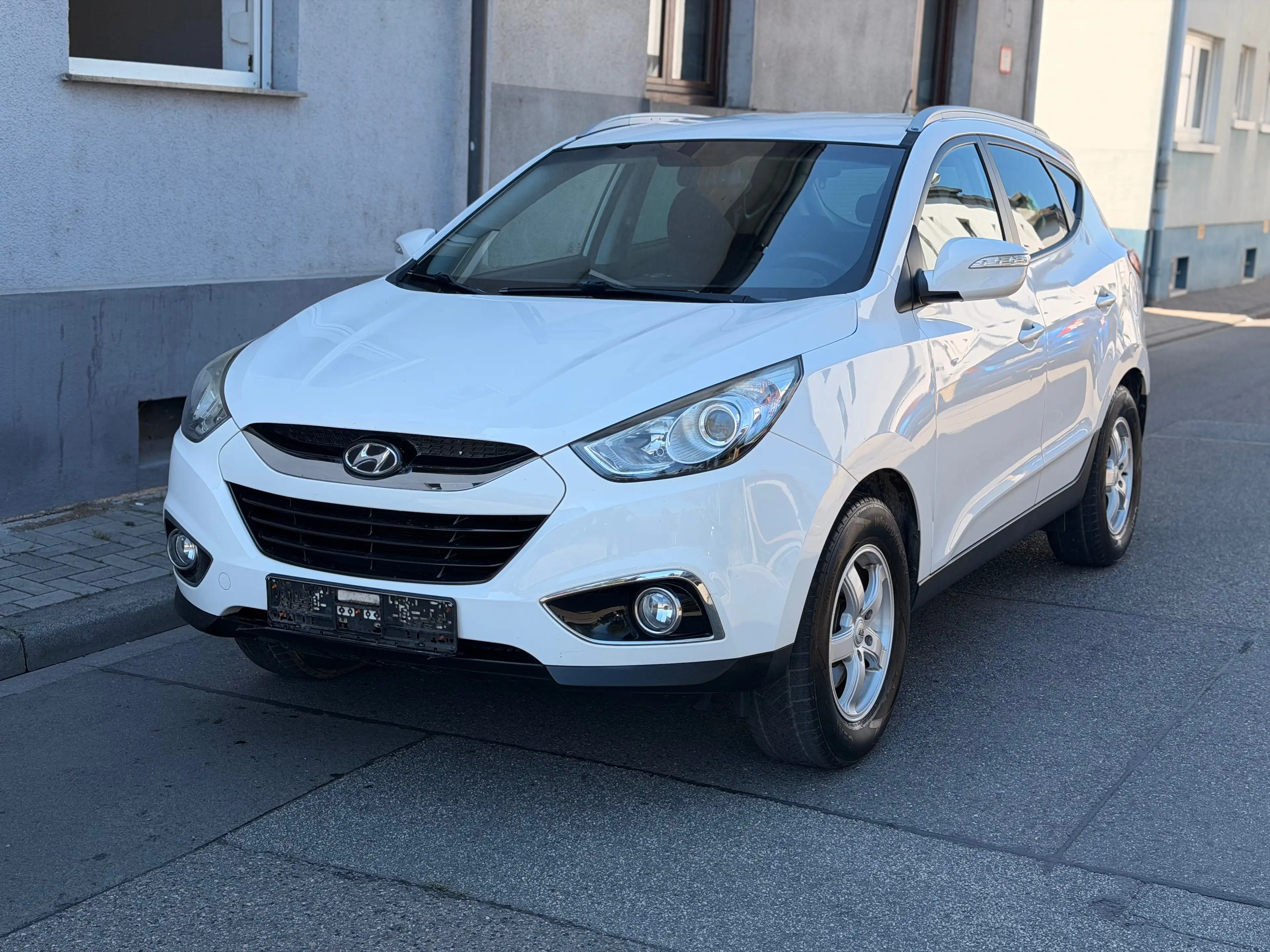 Hyundai iX35 5 Star Edition 2WD//Neu-Tüv/2-Hand — photo 2