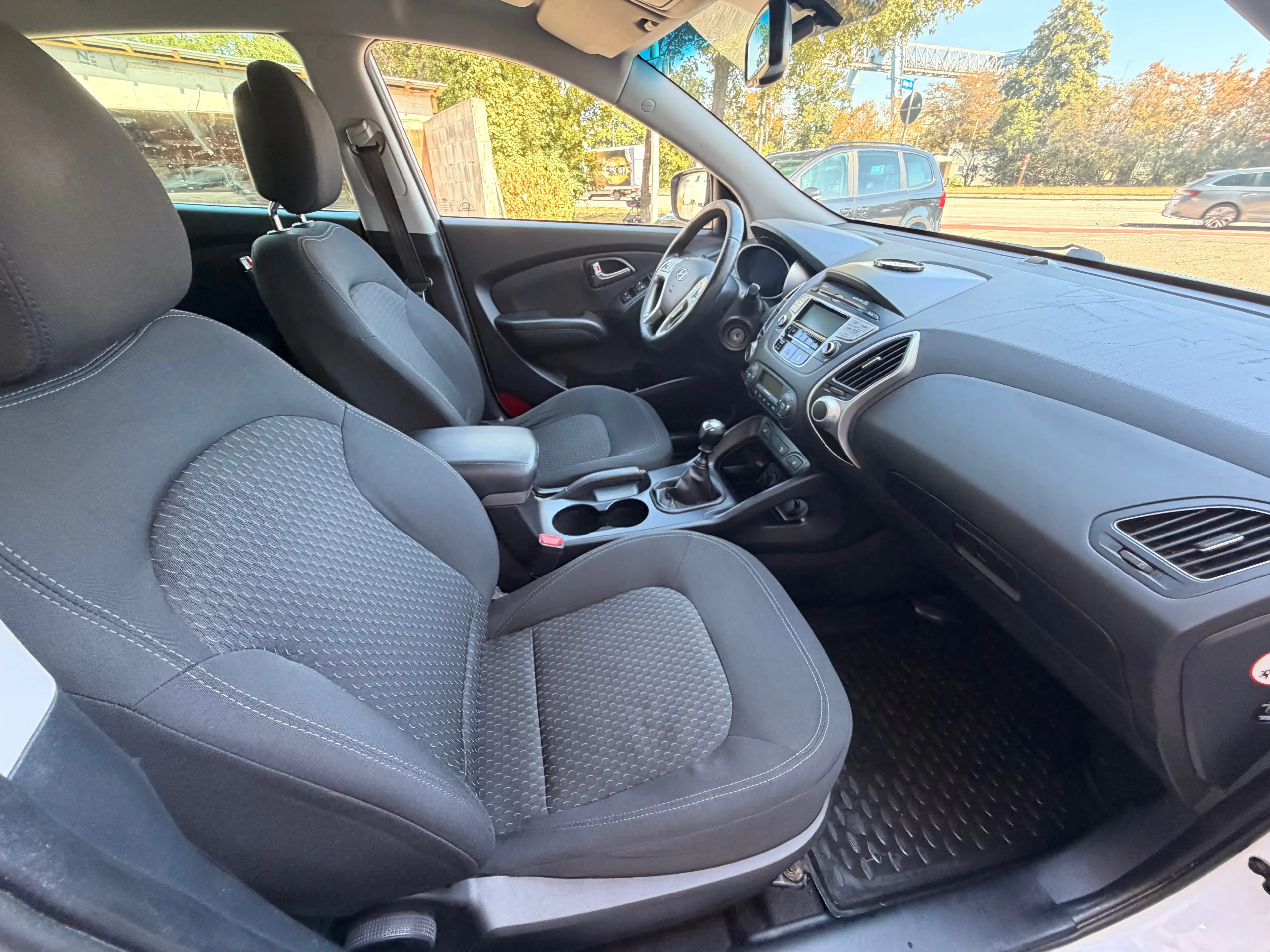 Hyundai iX35 5 Star Edition 2WD//Neu-Tüv/2-Hand — photo 10