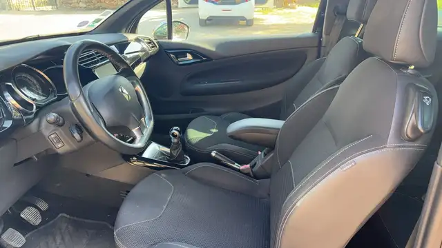 DS Automobiles DS 3 view 27