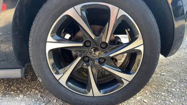 DS Automobiles DS 3 view 19